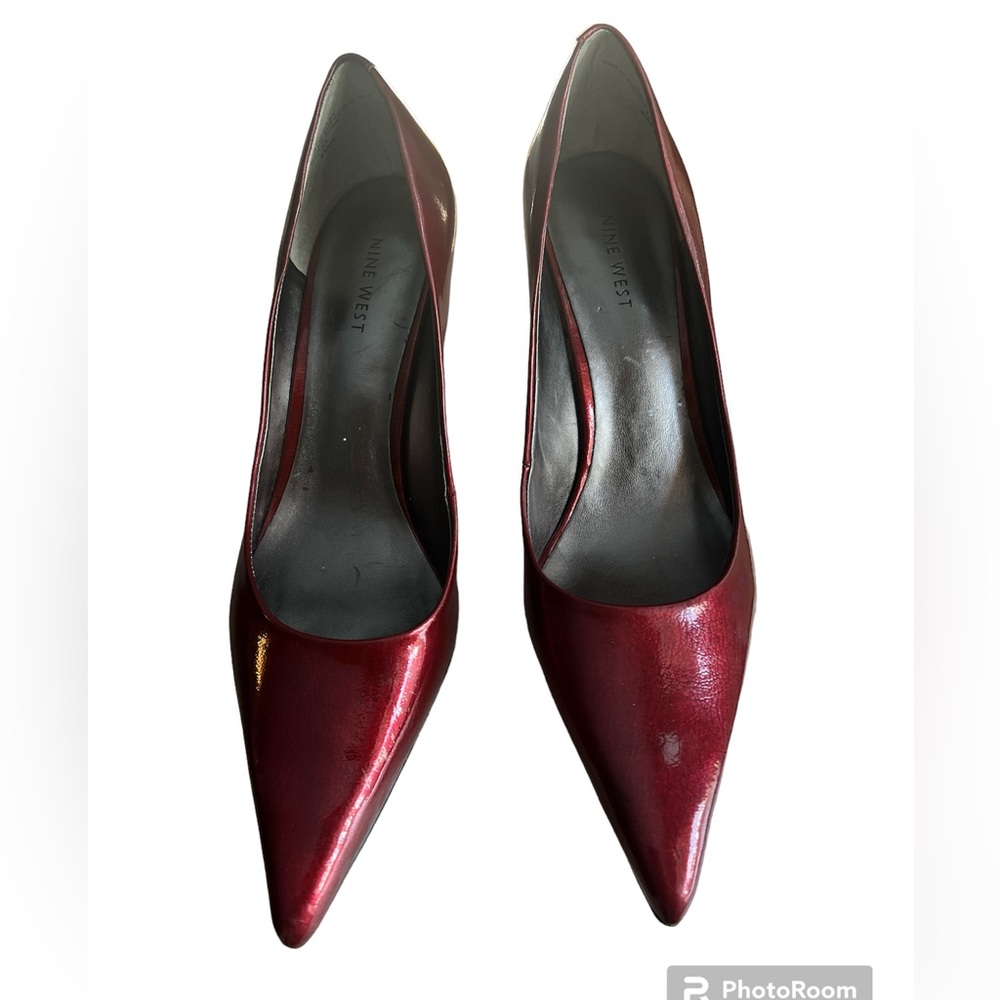 NINE WEST RED VEGAN LEATHER PUMP WITH RED GEMS DOWN BACK KITTEN HEEL NWOB